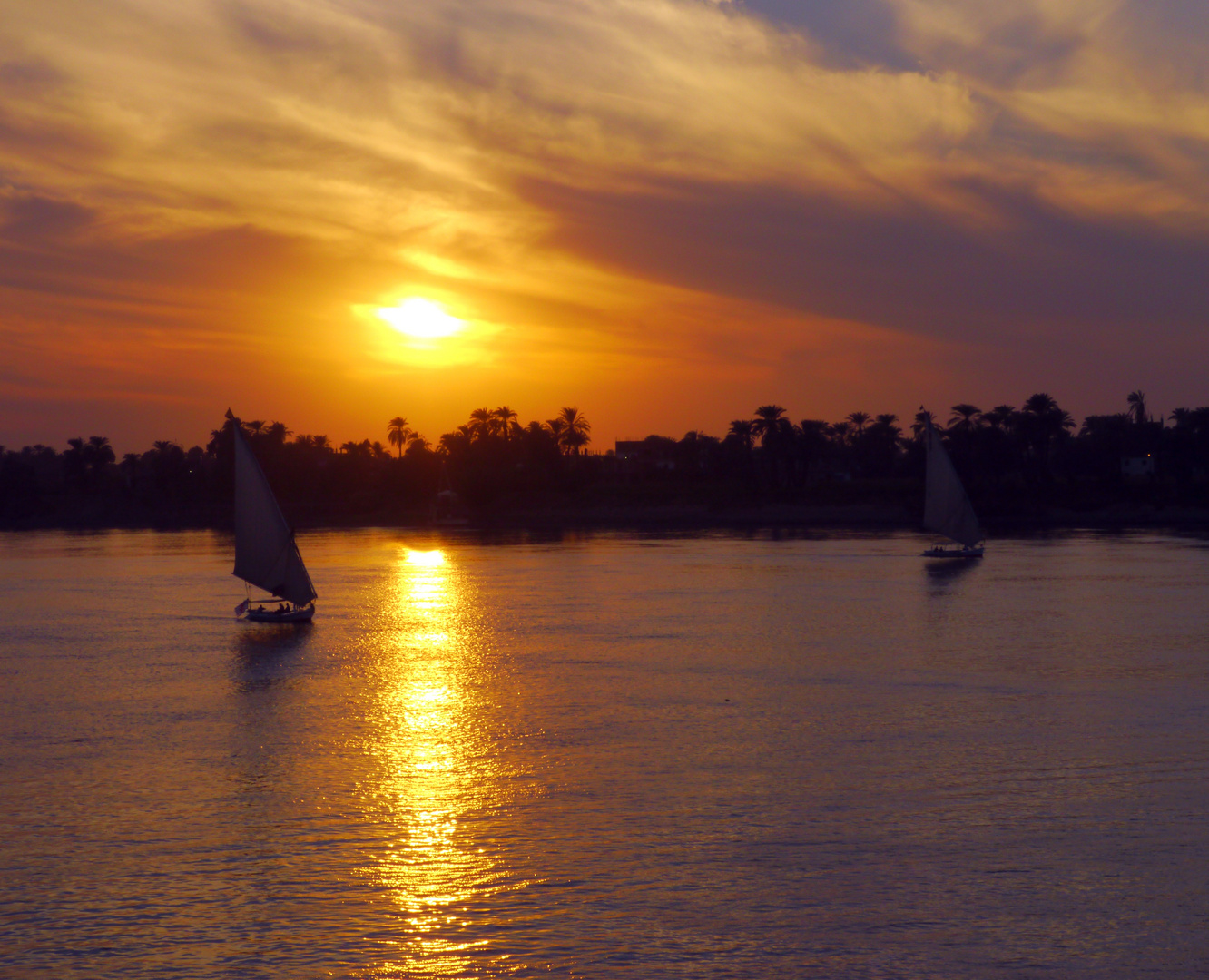 Feluken auf dem Nil bei Luxor