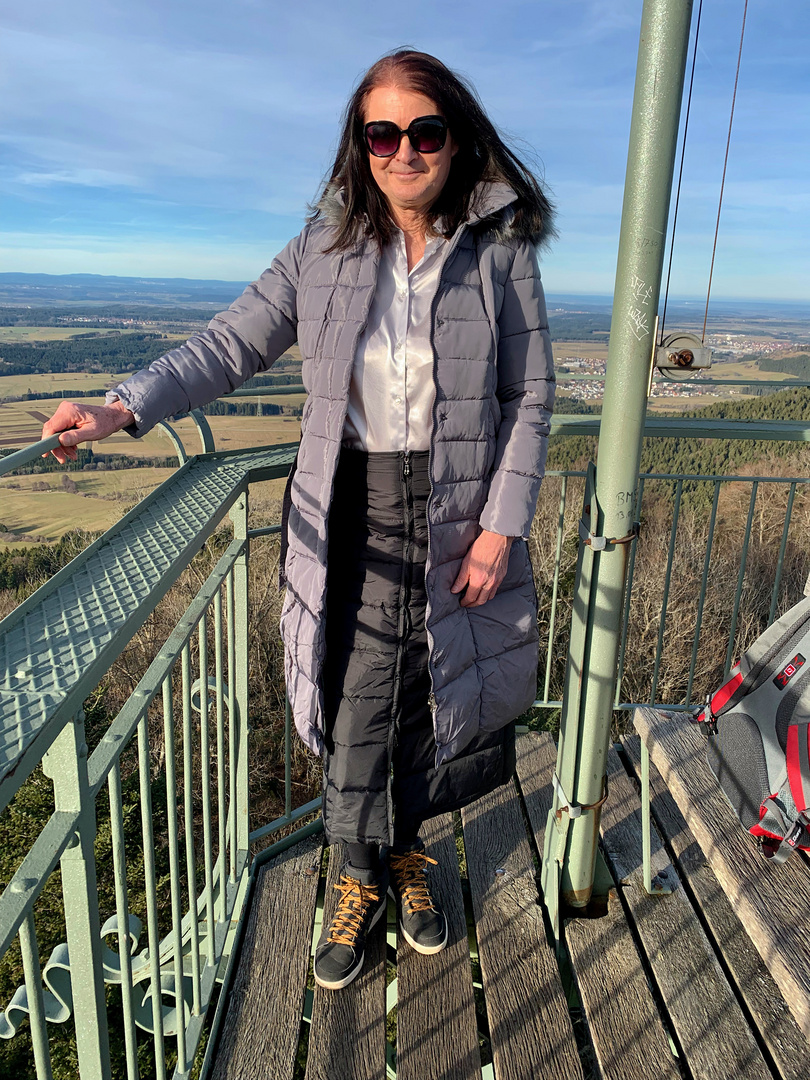 feminine Frau auf dem Lembergturm