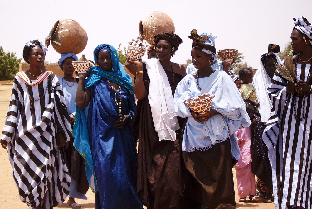 femmes aux poteries à Juloom au sud de la Mauritanie