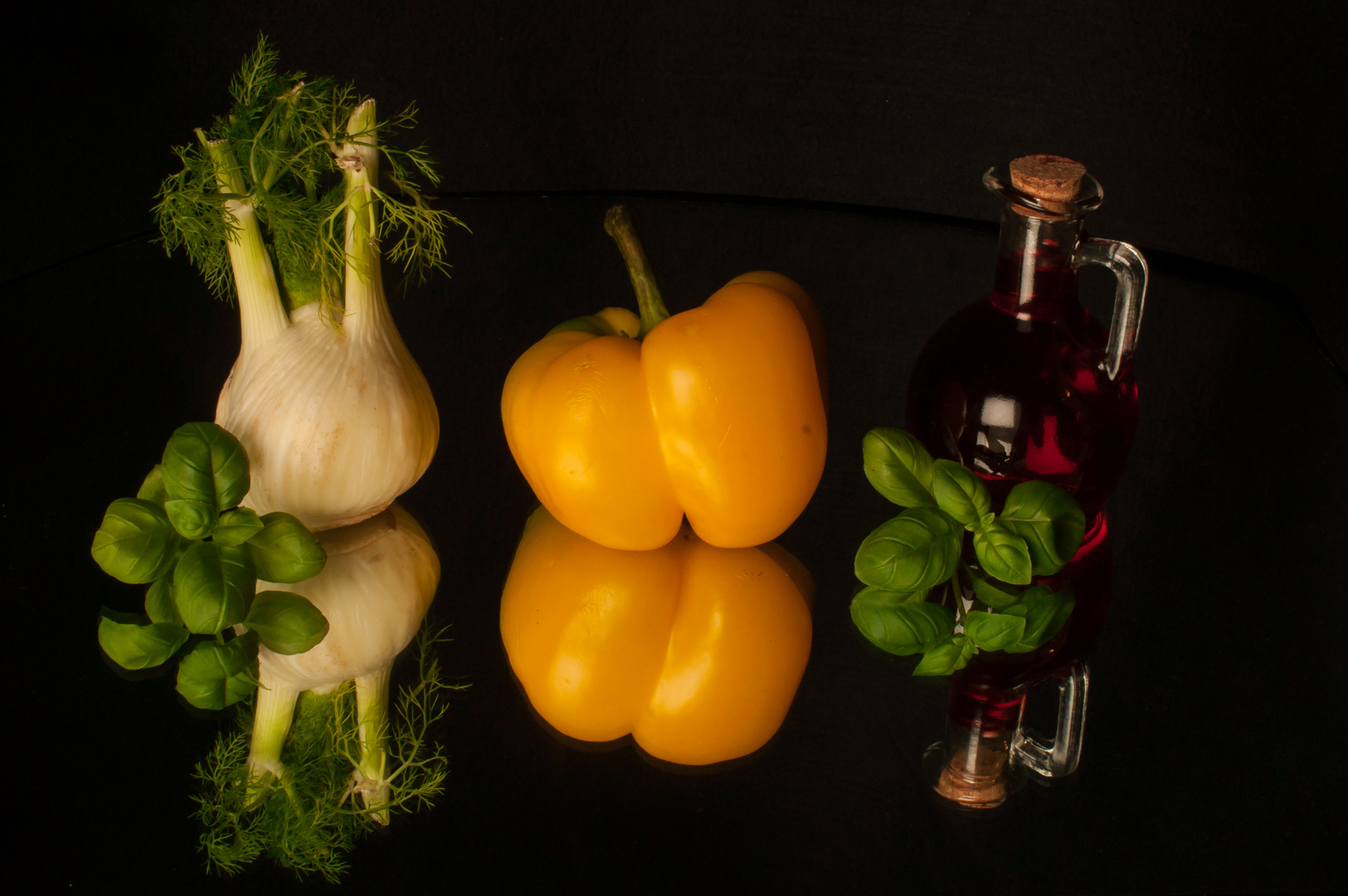 Fenchel-Salat mit gelber Paprika