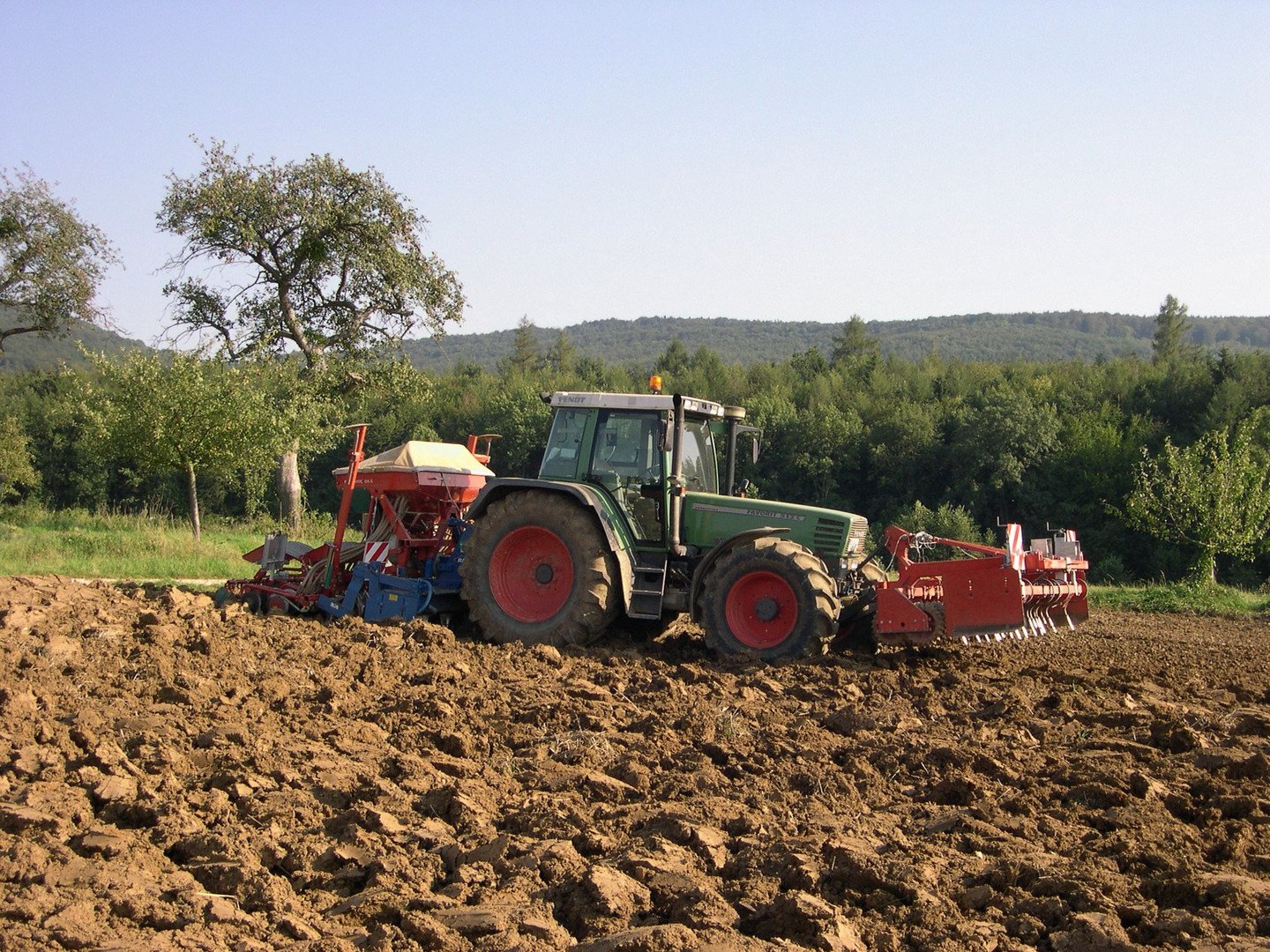 Fendt bei der Rapsaussaat