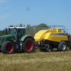 Fendt mit New Holland presse