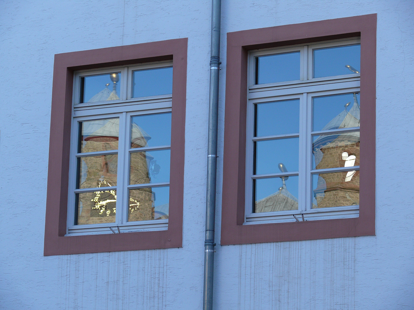 Fenster am Kirchplatz