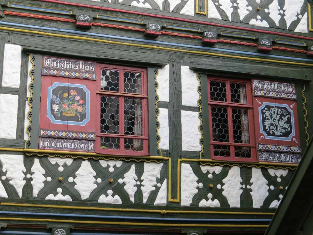 Fenster eines Fachwerkhauses in Meiningen Foto &amp; Bild