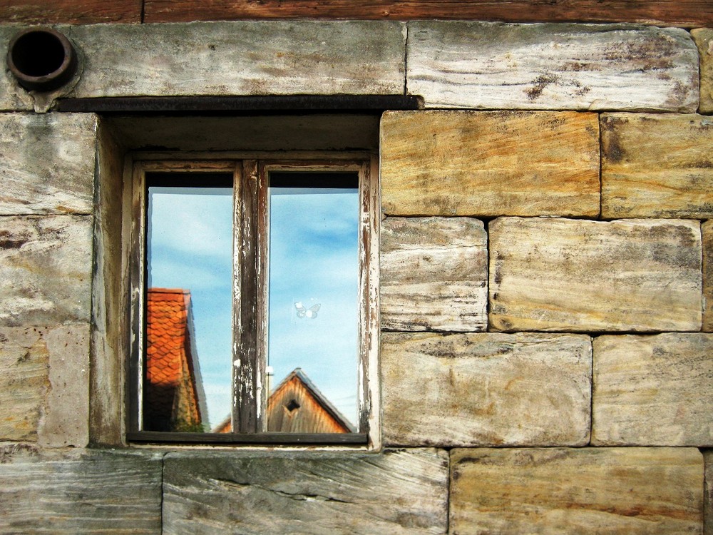 Fenster im Dorf