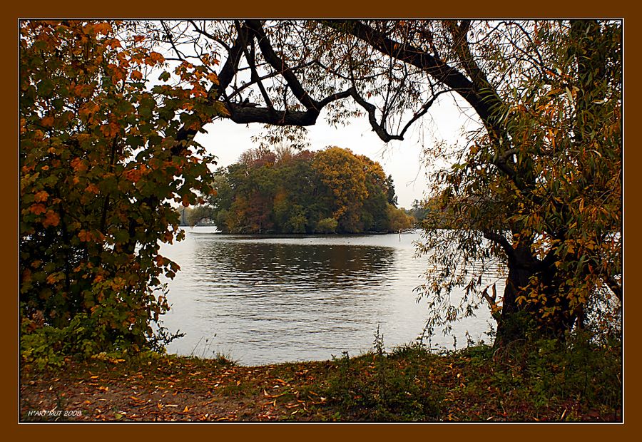 Fenster im Herbst