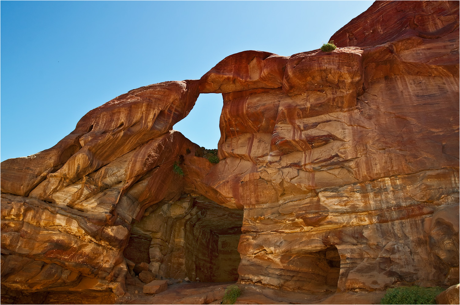 FENSTER IM MISSONI FELSEN