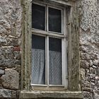  Fenster mit Gardinen