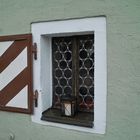 Fenster mit Kerze