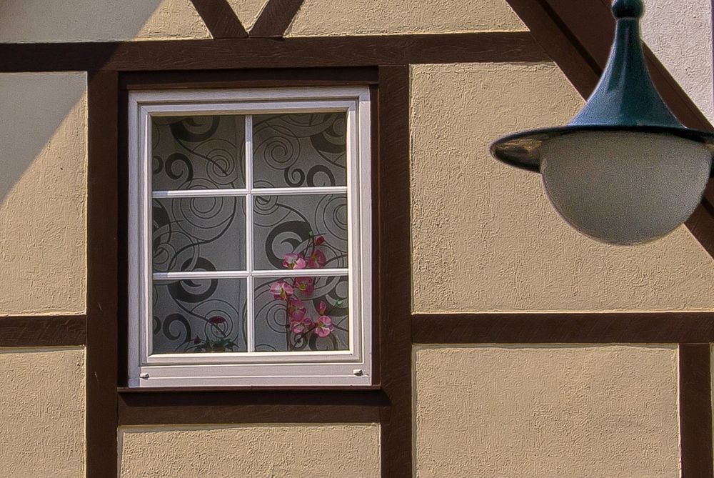 Fenster mit Lampe&hellip; Foto &amp; Bild fenster, haus, orchidee