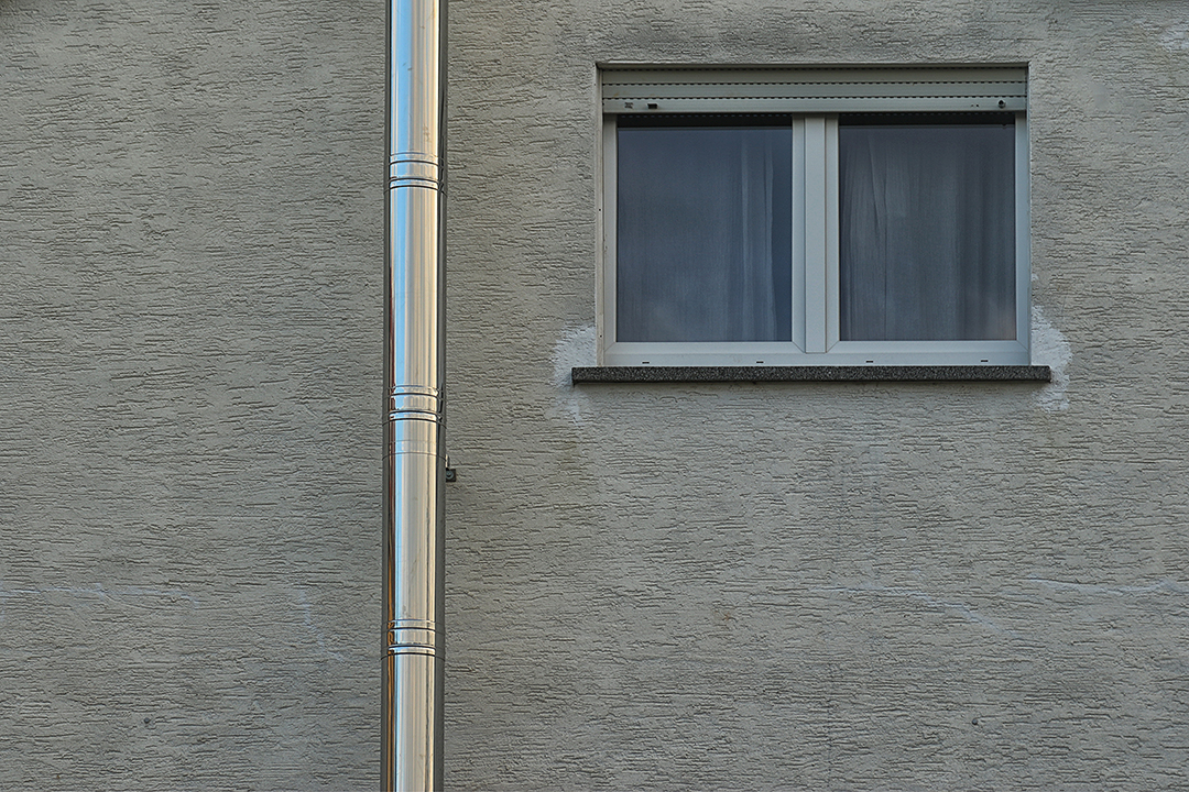 Fenster mit Rohr 