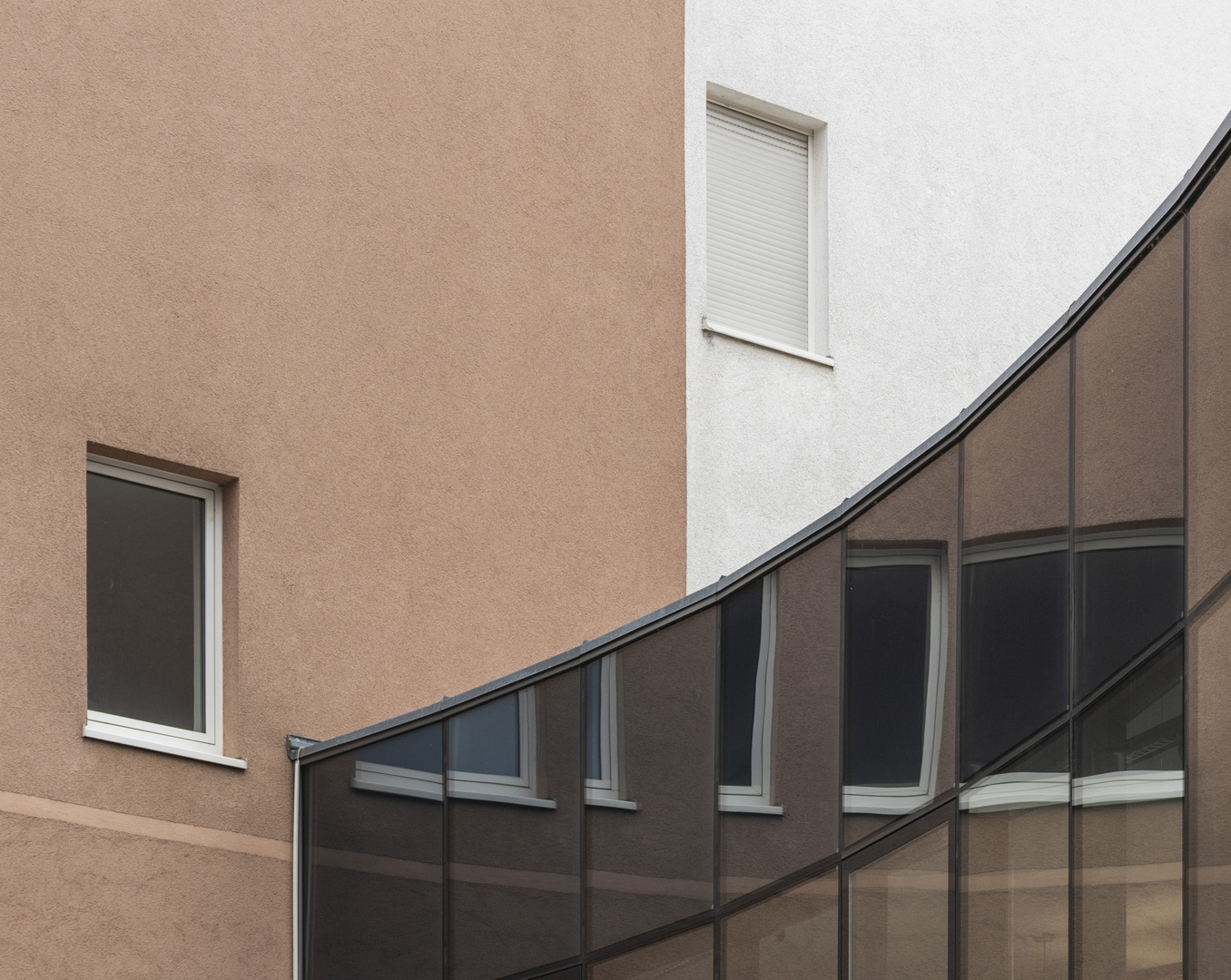 Fenster mit Spiegelungen