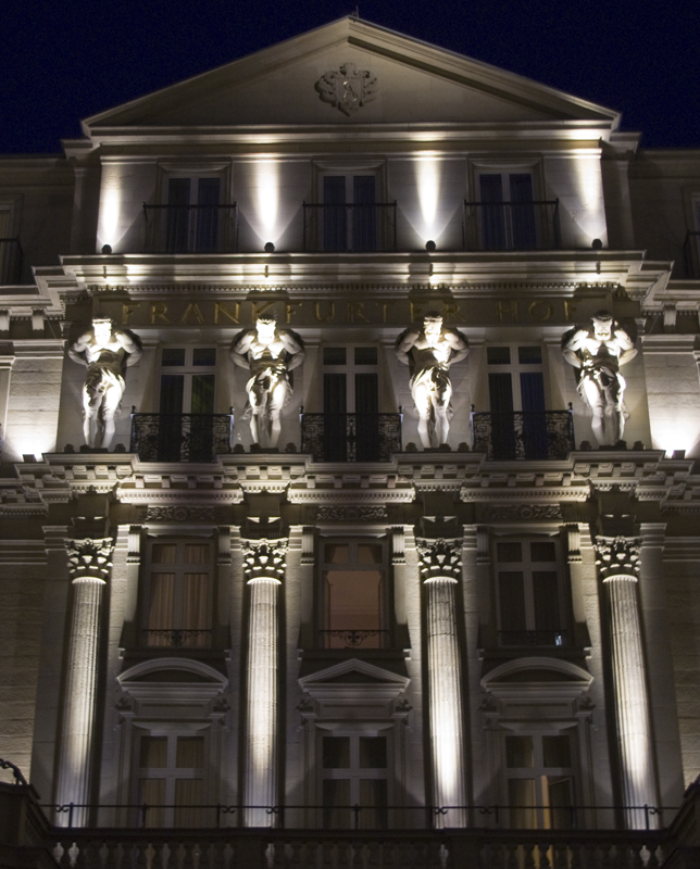 Fenster zum (Frankfurter) Hof