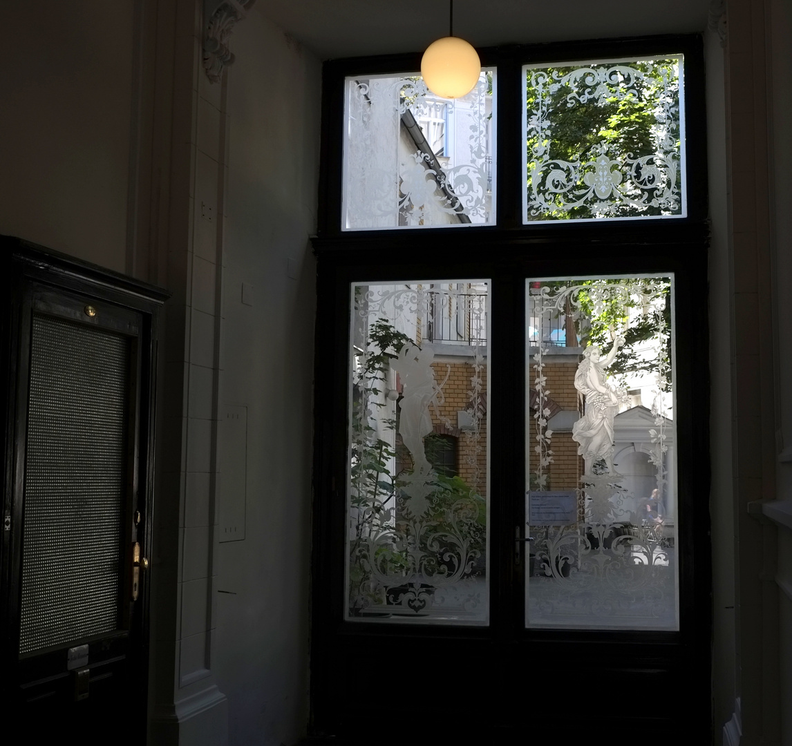 Fenster zum Hof -2-