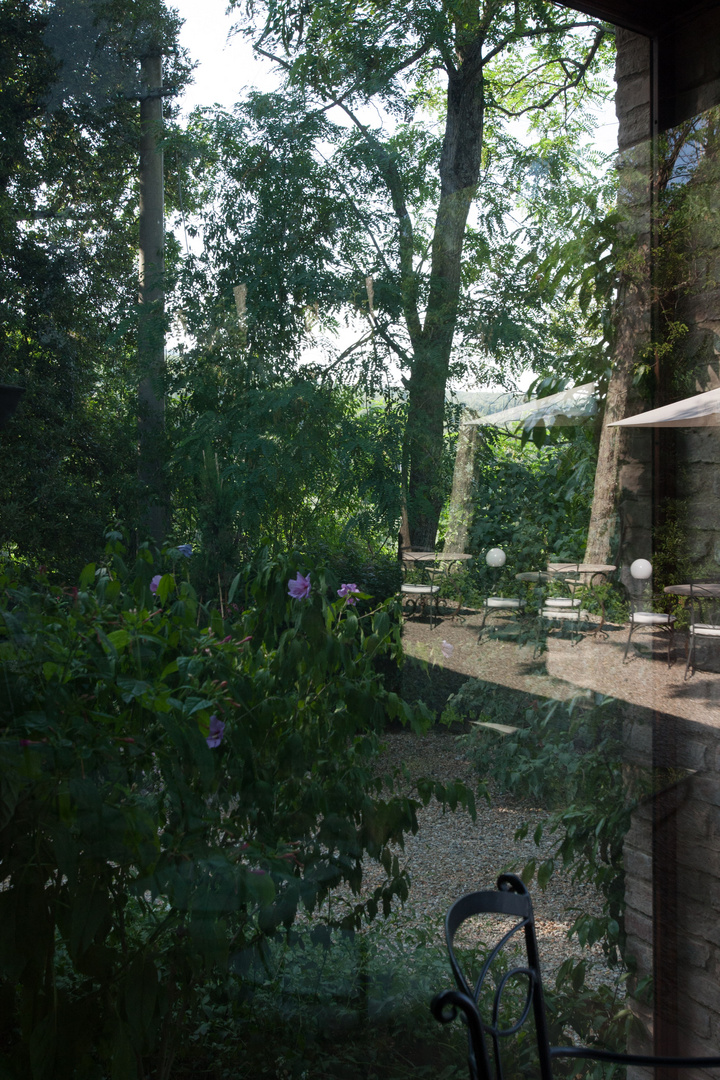 Fensterblick Foto & Bild landschaft, garten & parklandschaften