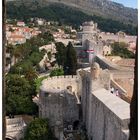 Fensterblick auf die Stadtmauer von Dubrovnik