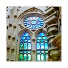 Fenstergläser, wow, sind blau die - dies war wohl auch ein Wunsch von Gaudi
