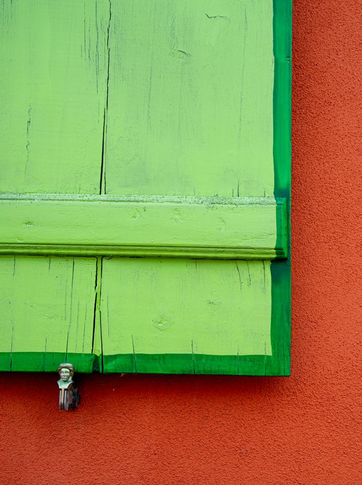Fensterläden in Grün Foto &amp; Bild rot, fenster, grün