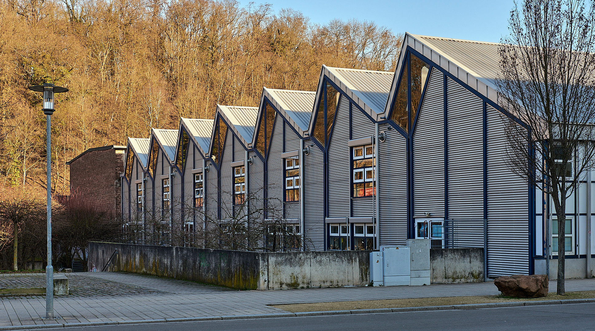 Fensterspiegelungen auf dem Gelände der FH in Kaiserslautern