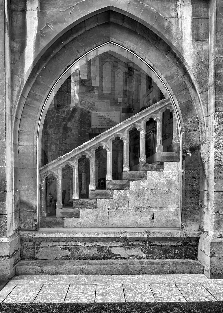 Fenêtre et escaliers - Narbonne