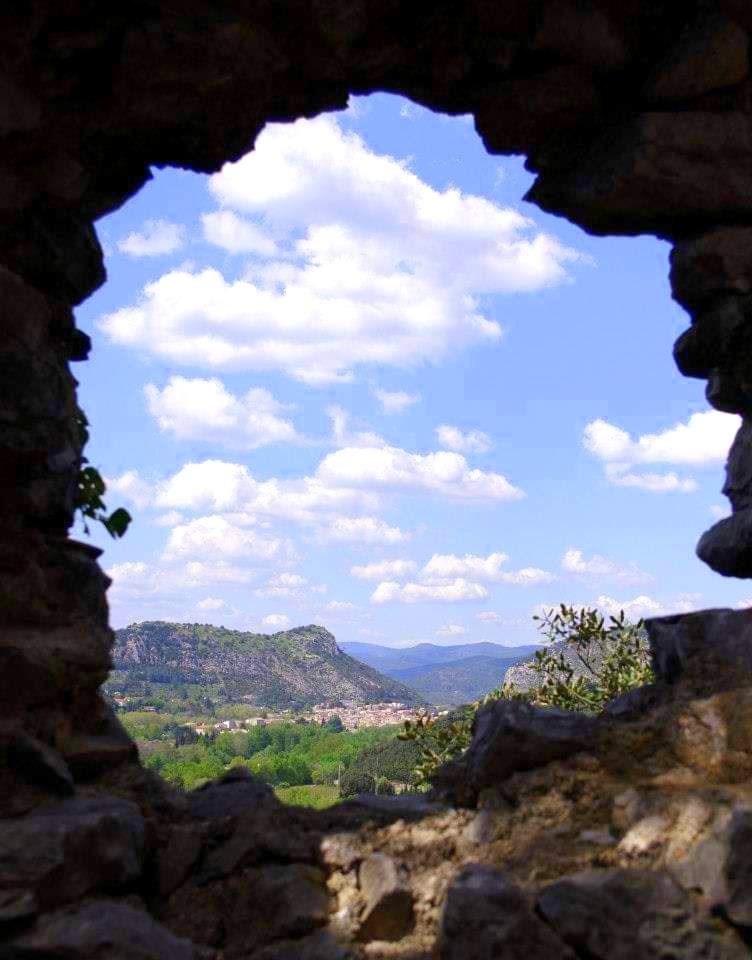 Fenêtre sur Anduze (Gard)