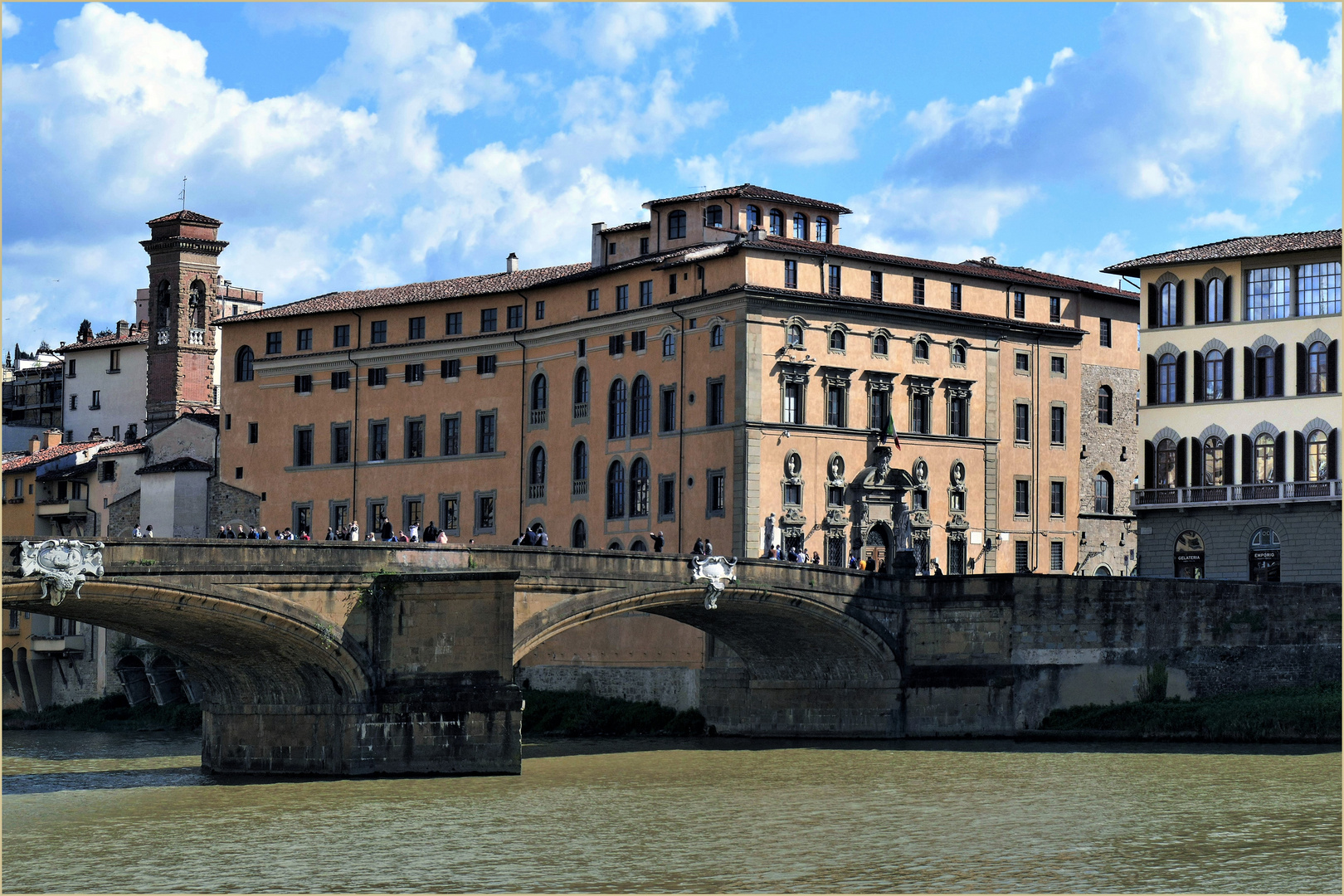 fenêtres avec vue .....sur l arno