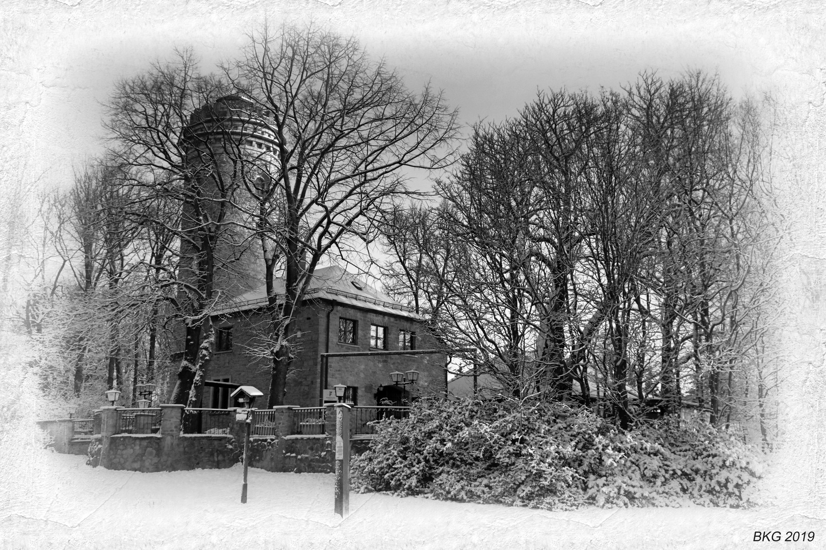 Ferberturm Gera im Wintermorgen 