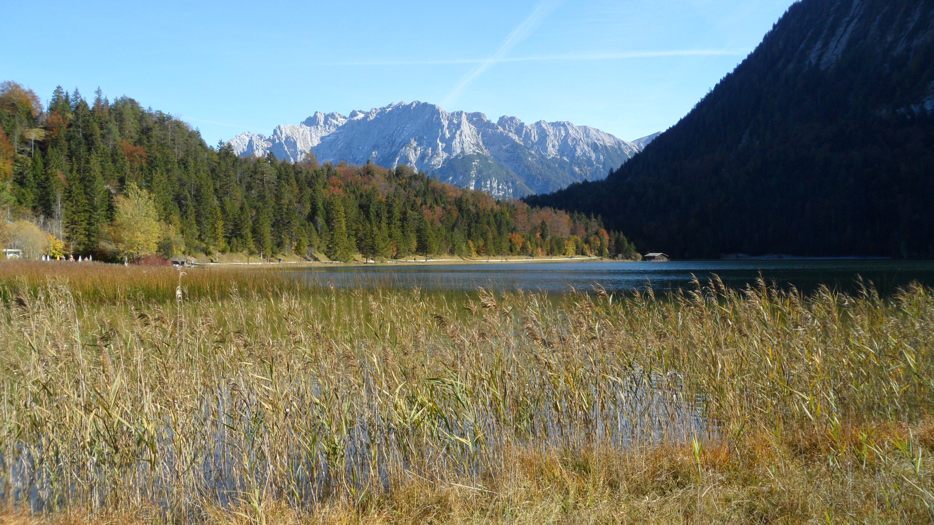 Ferchensee vorm Karwendelmassiv