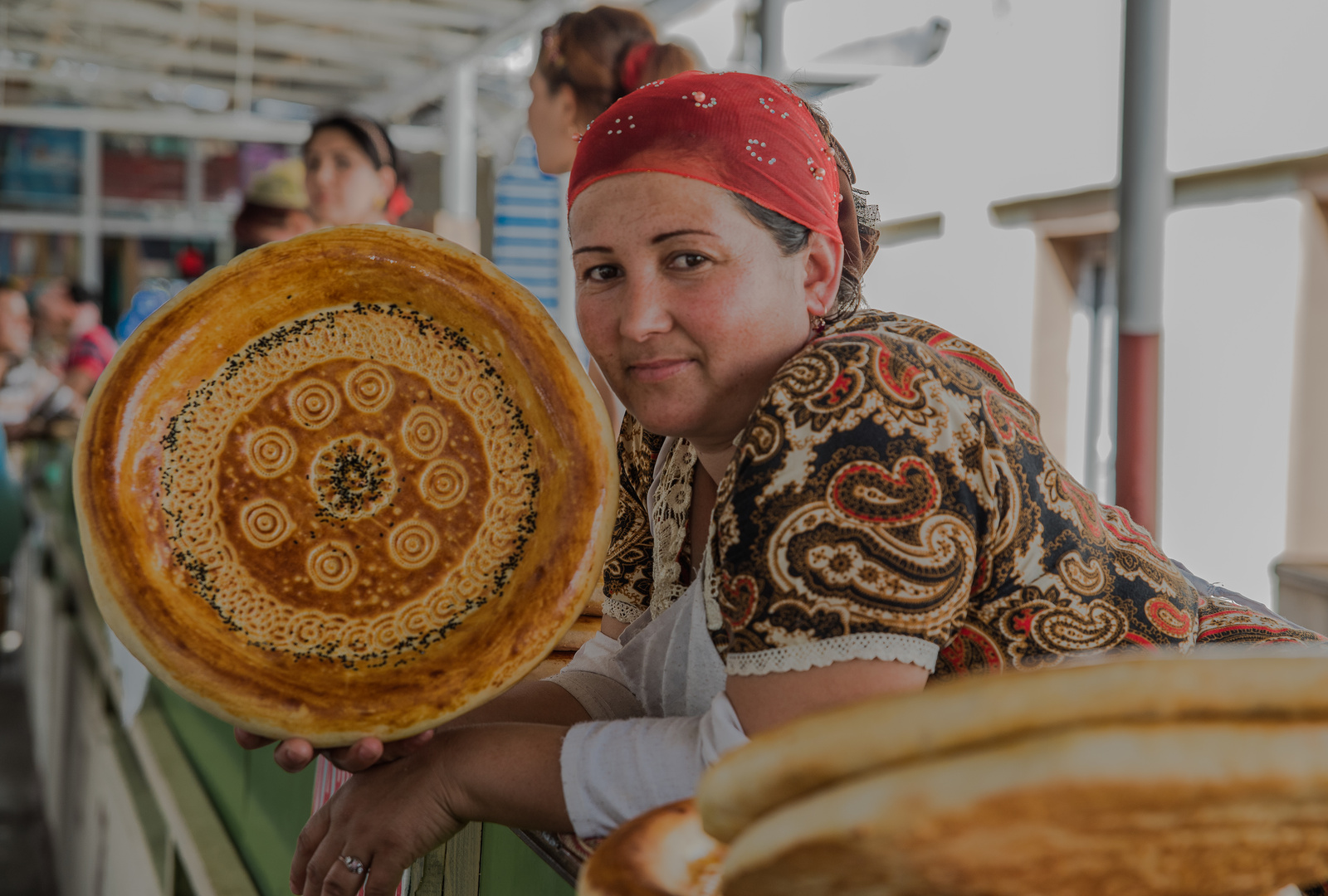 Fergana-Tal - Model auf dem Brotmarkt