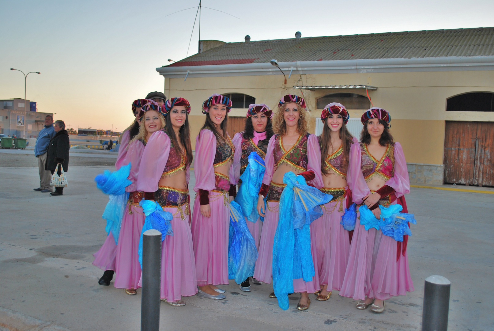 Feria de Majo in Spanien mit sehr hübschen Mädchen
