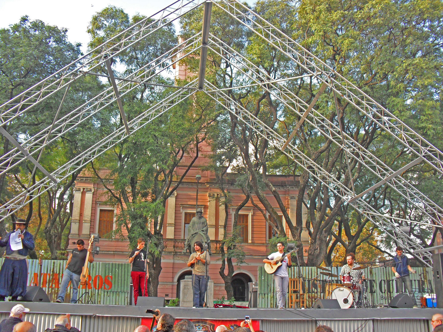 feria de mataderos , buenos aires