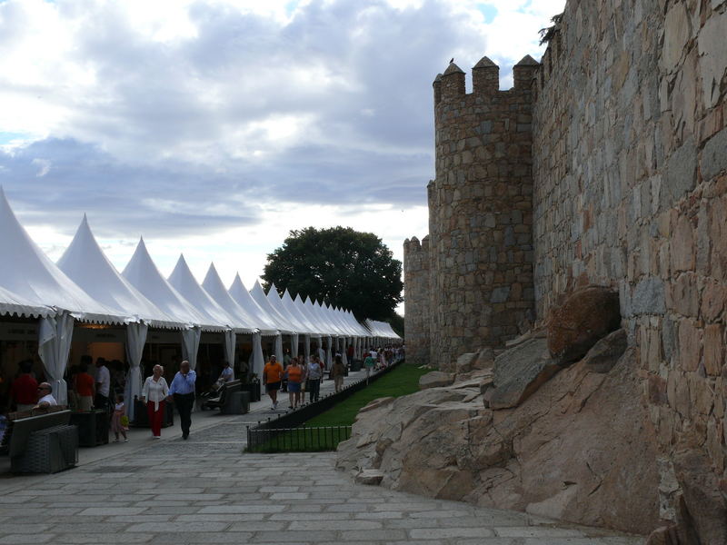 Feria en la muralla