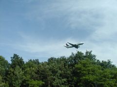 Ferienflieger im Anflug auf Frankfurter Flughafen