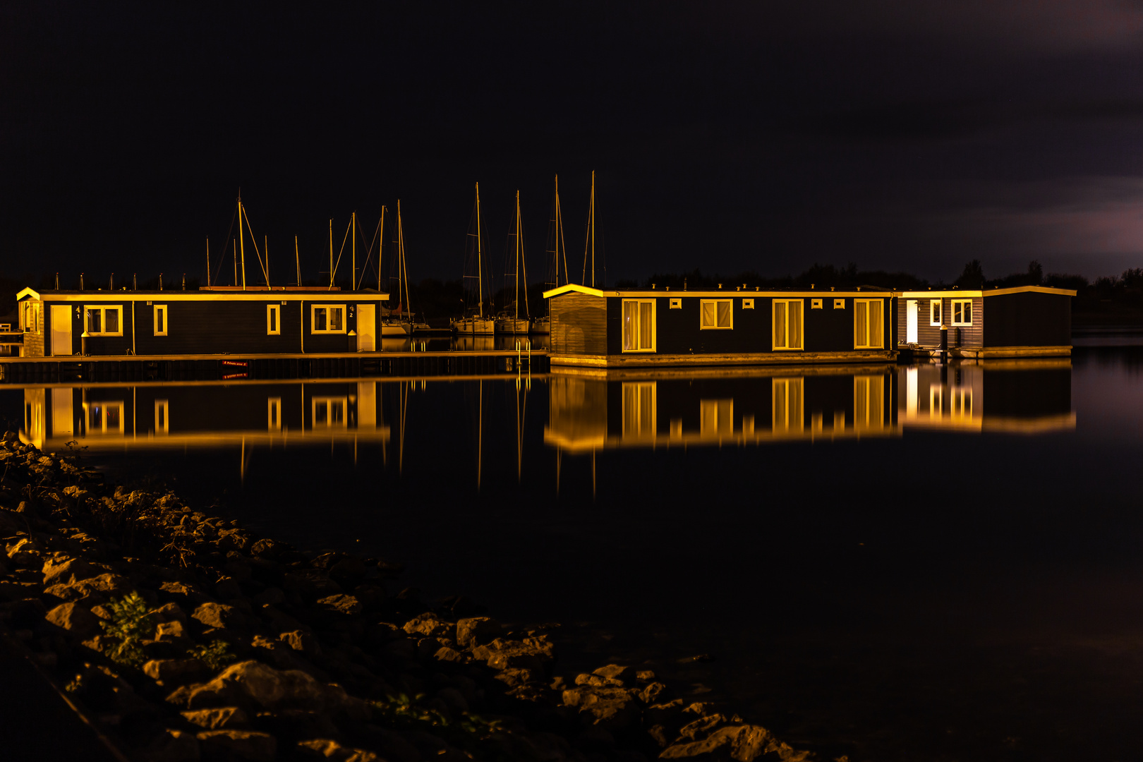 Ferienhäuschen auf dem Wasser 