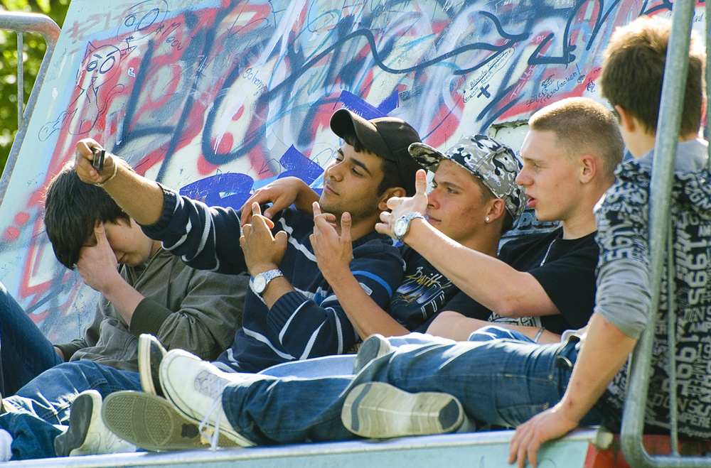 Ferienspaß auf einer Skaterbahn