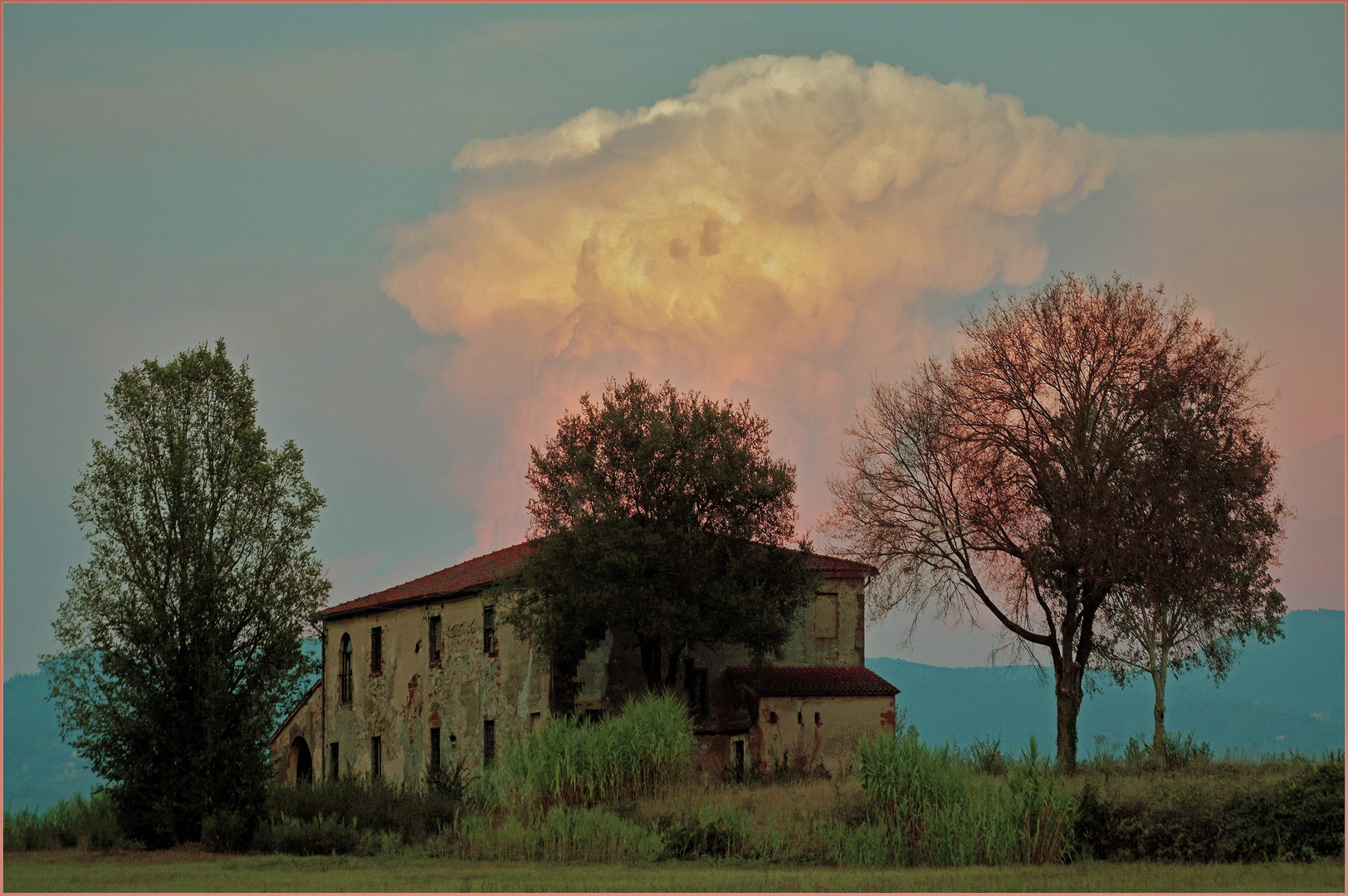 ferme abandonnée en campagne toscane !