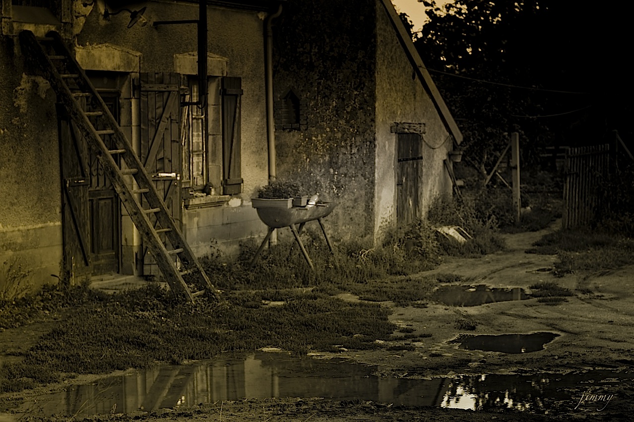 Ferme d'aujourd'hui sous un "Virage" photo d'hier © Tous droits réservés