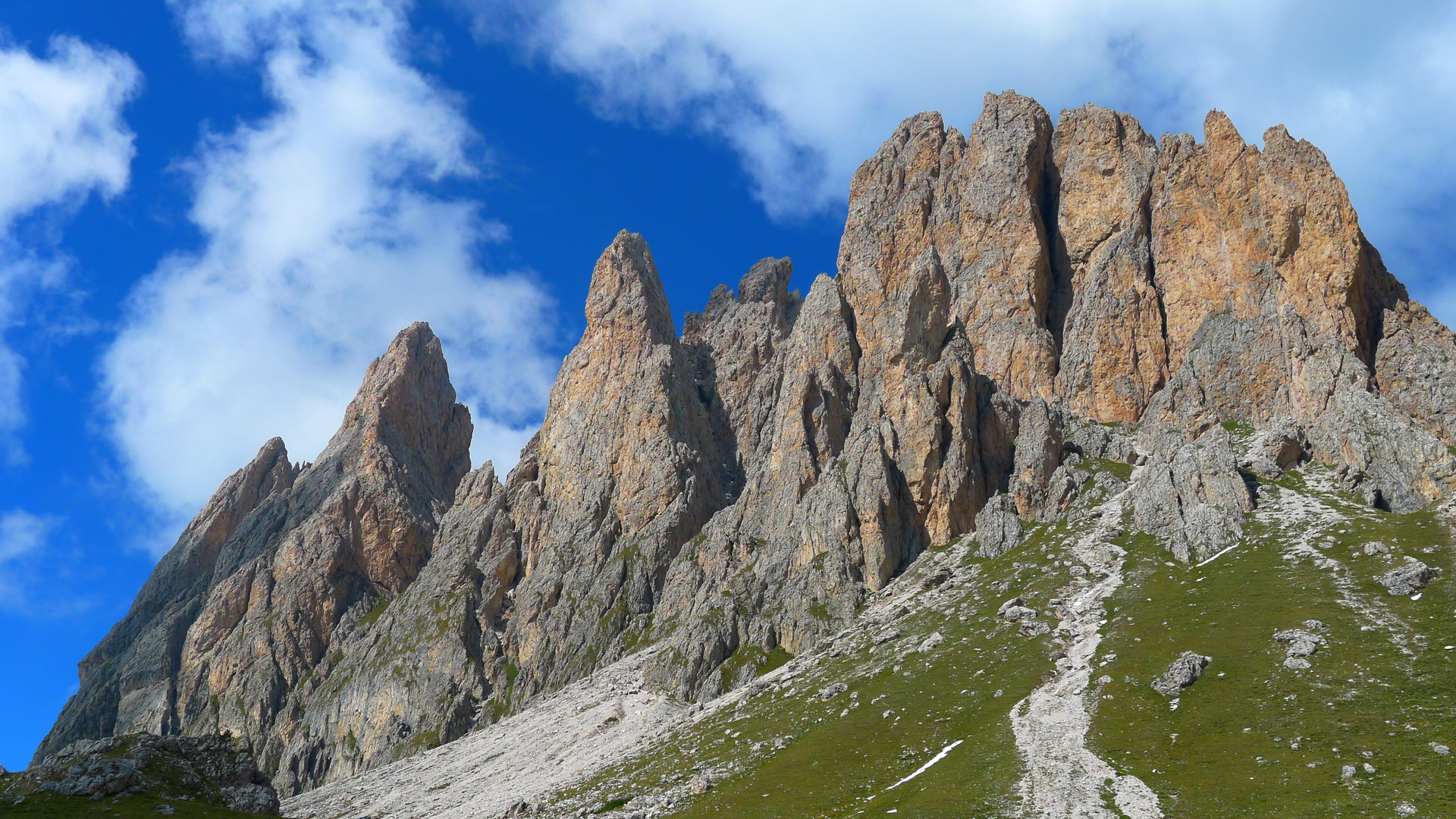 Fermedatürme(-torri) - Odla de Cìsles - Gran Odla - Gherdeina - "Terra Ladina"