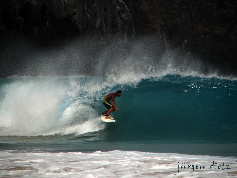 Fernando de Noronha Surfista 2