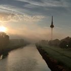 Fernmeldeturm im Nebel