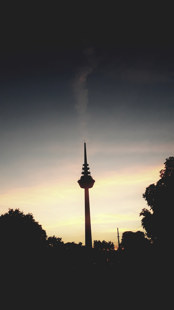 Fernmeldeturm Mannheim Dampft 