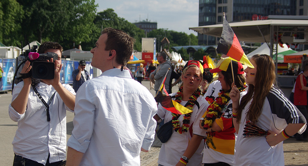 Fernsehen und Fans noch etwas skeptisch obs gegen Ghana reicht