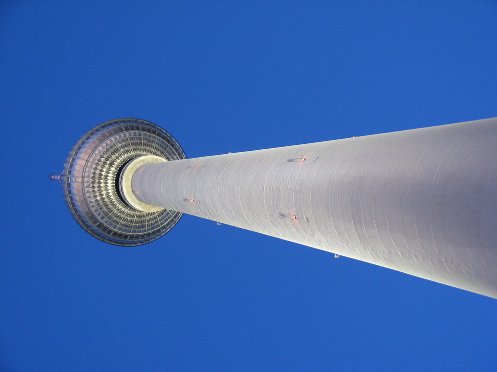 Fernsehturm aus der Ameisenperspektive