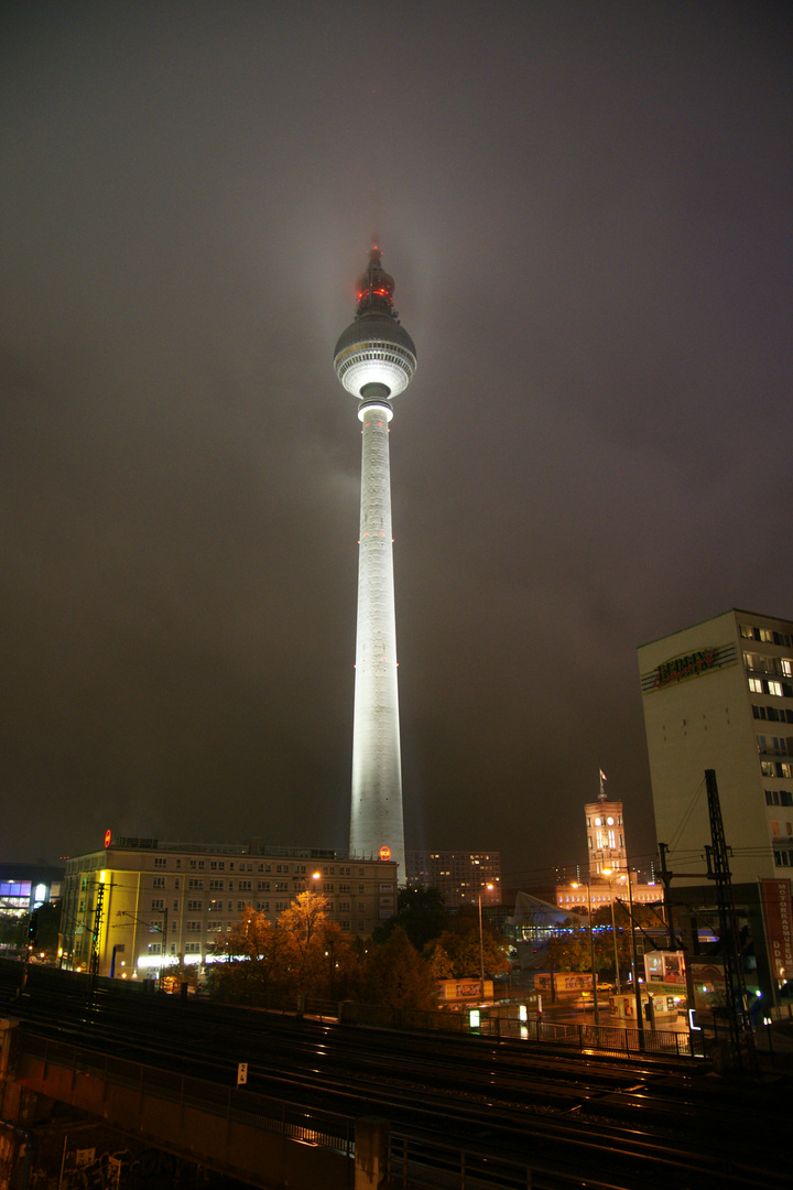 Fernsehturm bei Nacht