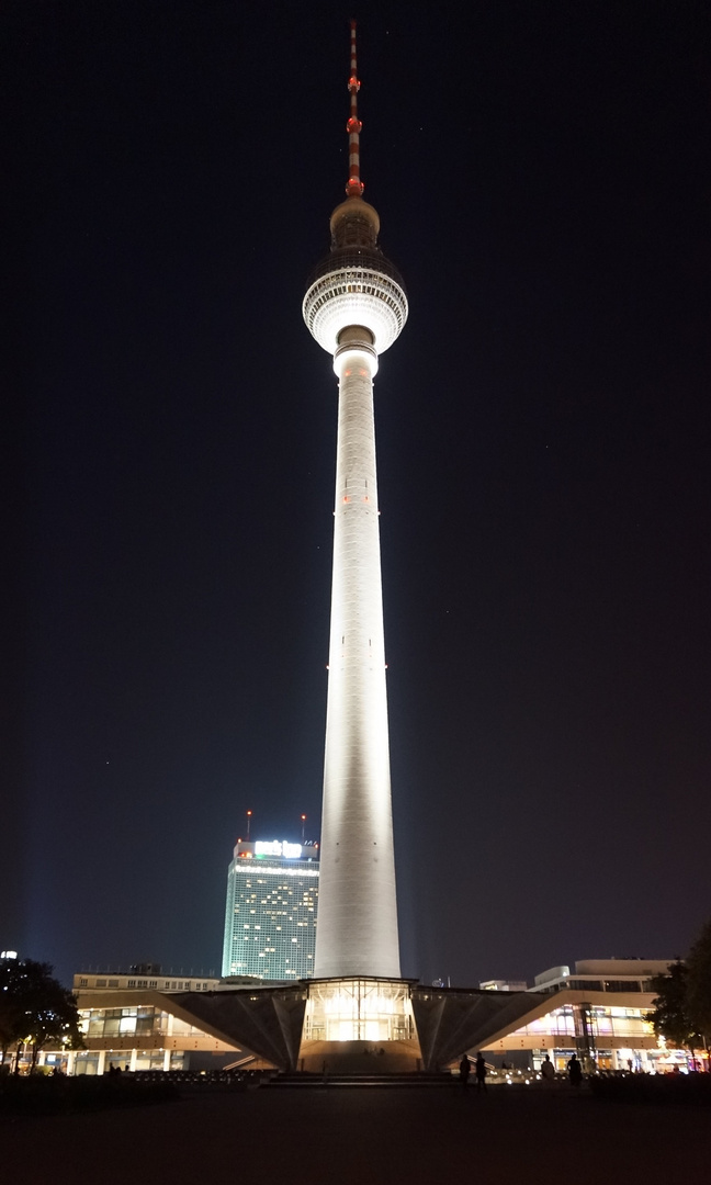 Fernsehturm bei Nacht