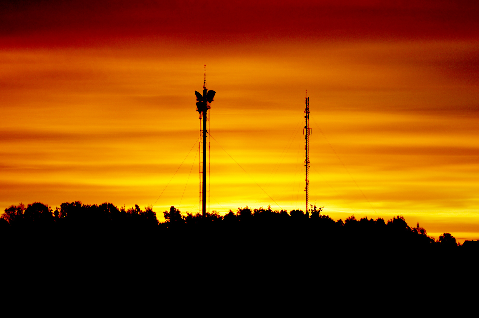 Fernsehturm bei Sonnenaufgang (Valga, Estland)