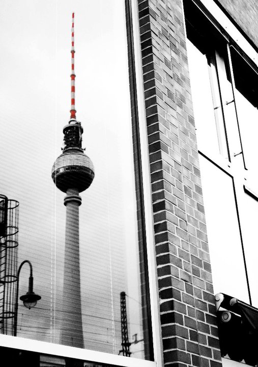 Fernsehturm Berlin im Schaufenster