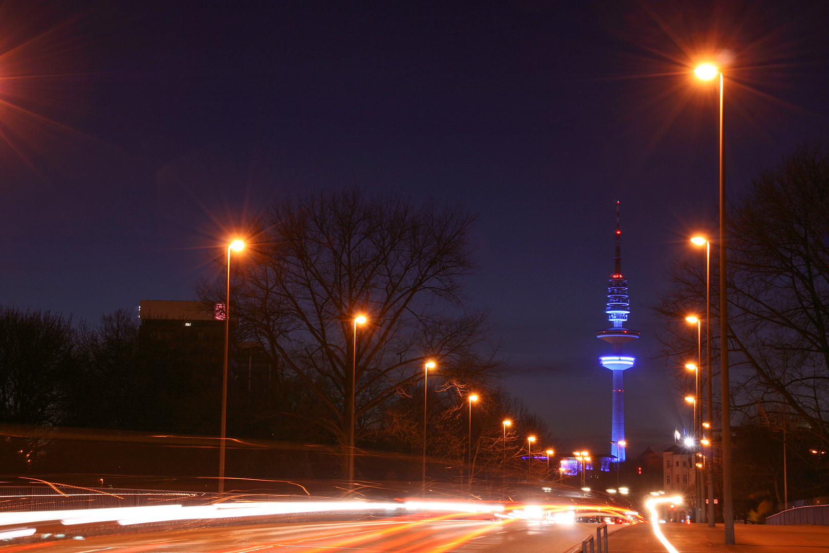 Fernsehturm blau