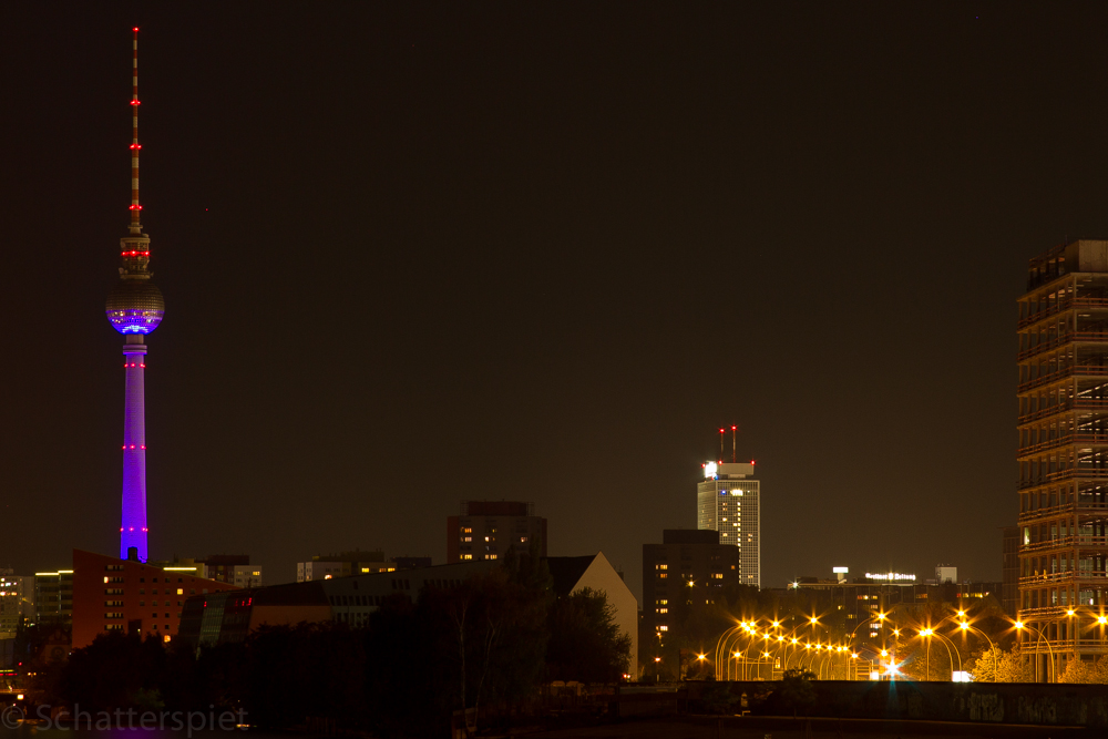 Fernsehturm, gesehen von der Oberbaumbrücke