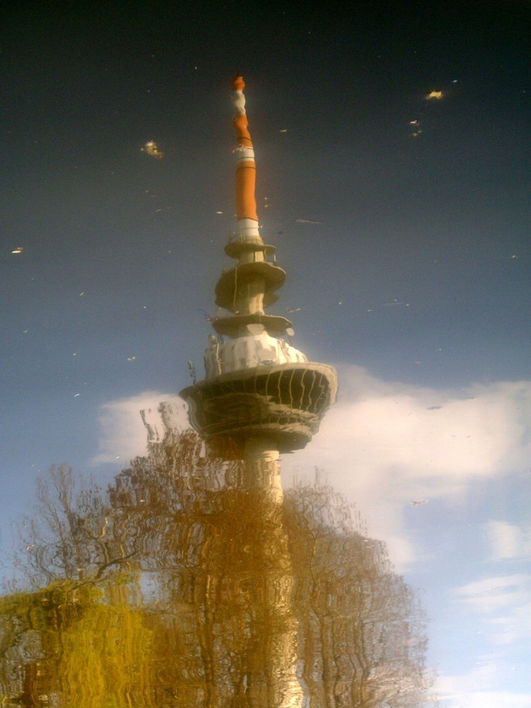 Fernsehturm gespiegelt